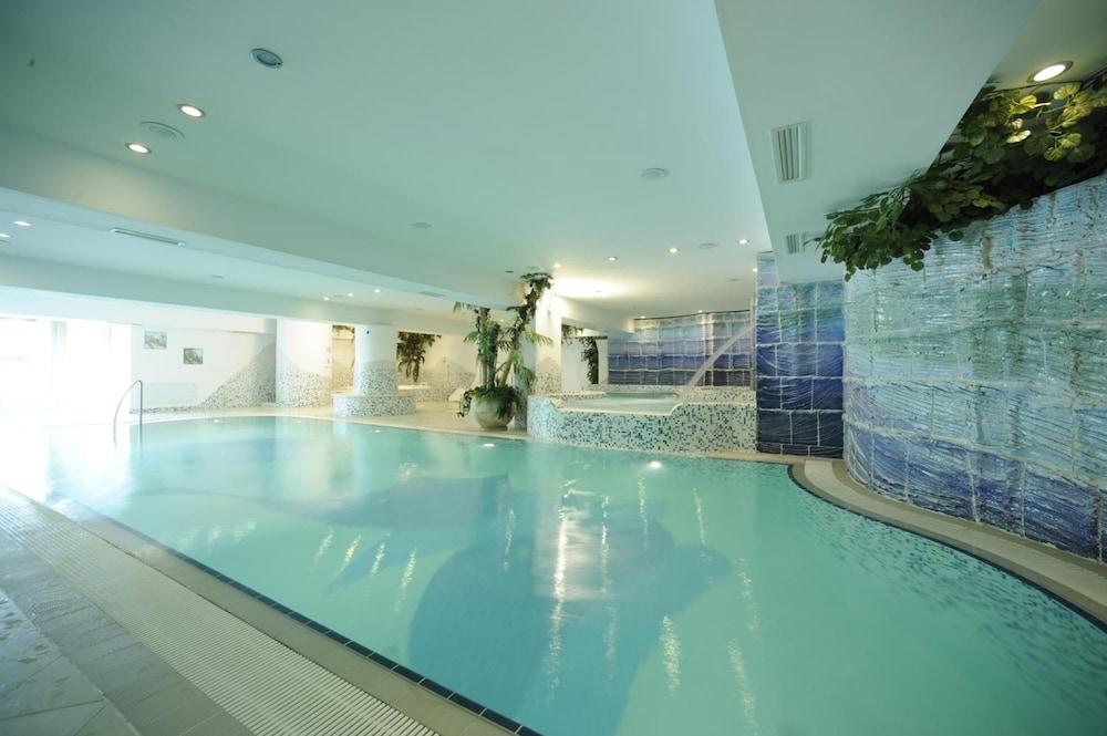 Luna Wellness Hotel Folgarida Exterior photo