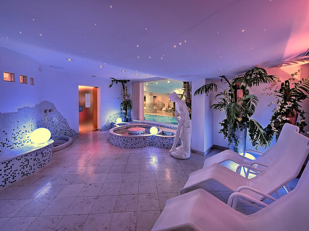 Luna Wellness Hotel Folgarida Exterior photo